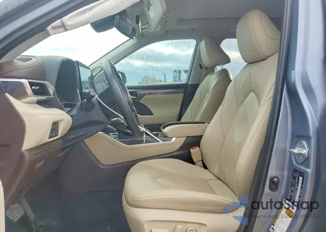 2022 Toyota Highlander Platinum z USA, uszkodzony, nr VIN 5TDFZRBH4NS257593